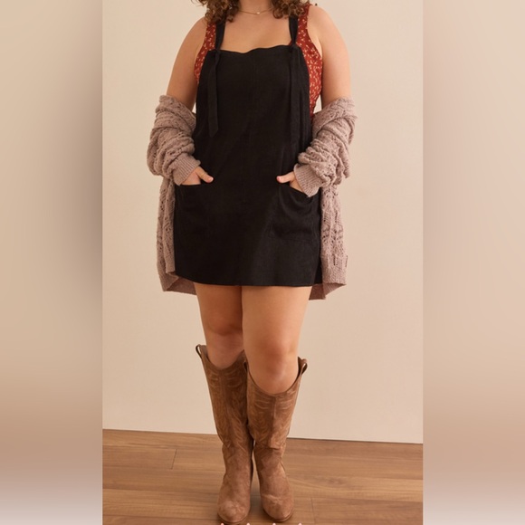 Arula  Black Corduroy Leighton Skirtall - Picture 2 of 12